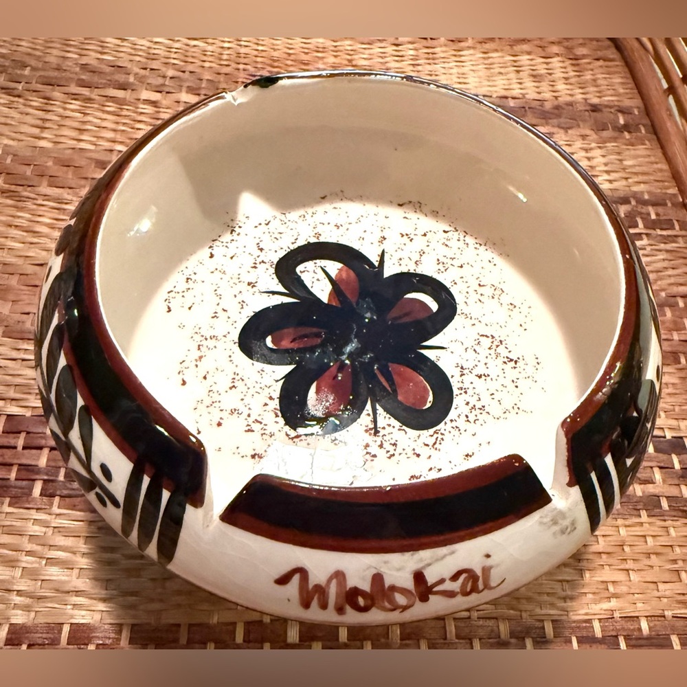 Vintage Hawaii Ashtray Hand
Painted Souvenir